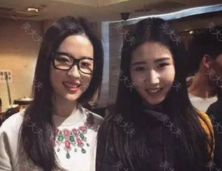 编辑区添加图片模板,点击图片区域可以更换图片。