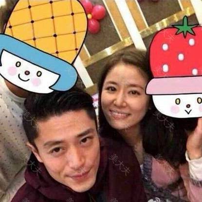 编辑区添加图片模板,点击图片区域可以更换图片。
